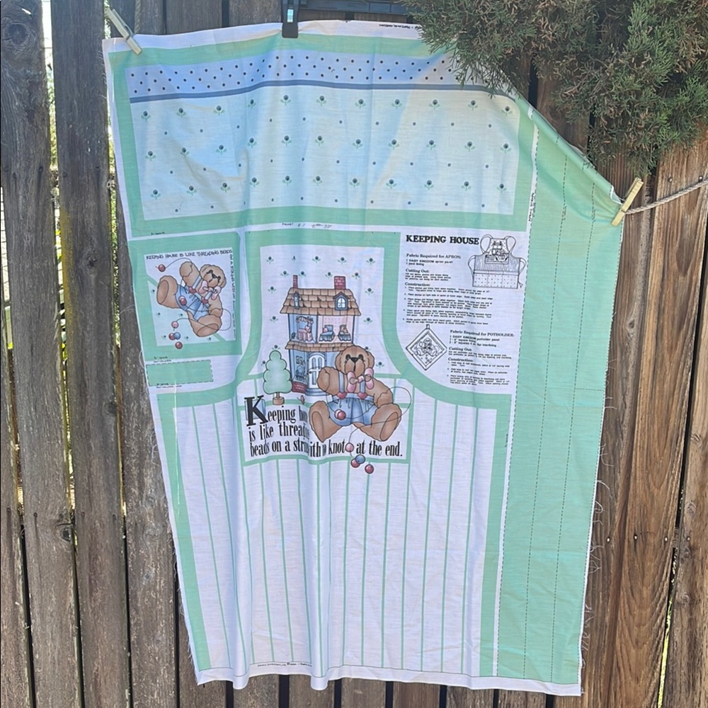 Vintage Daisy Kingdom Apron Fabric Panel Sewing 90s Keeping House Pattern Ditzy